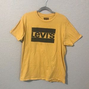 Almost new Levi’s Yellow/Orange Gold T-shirt